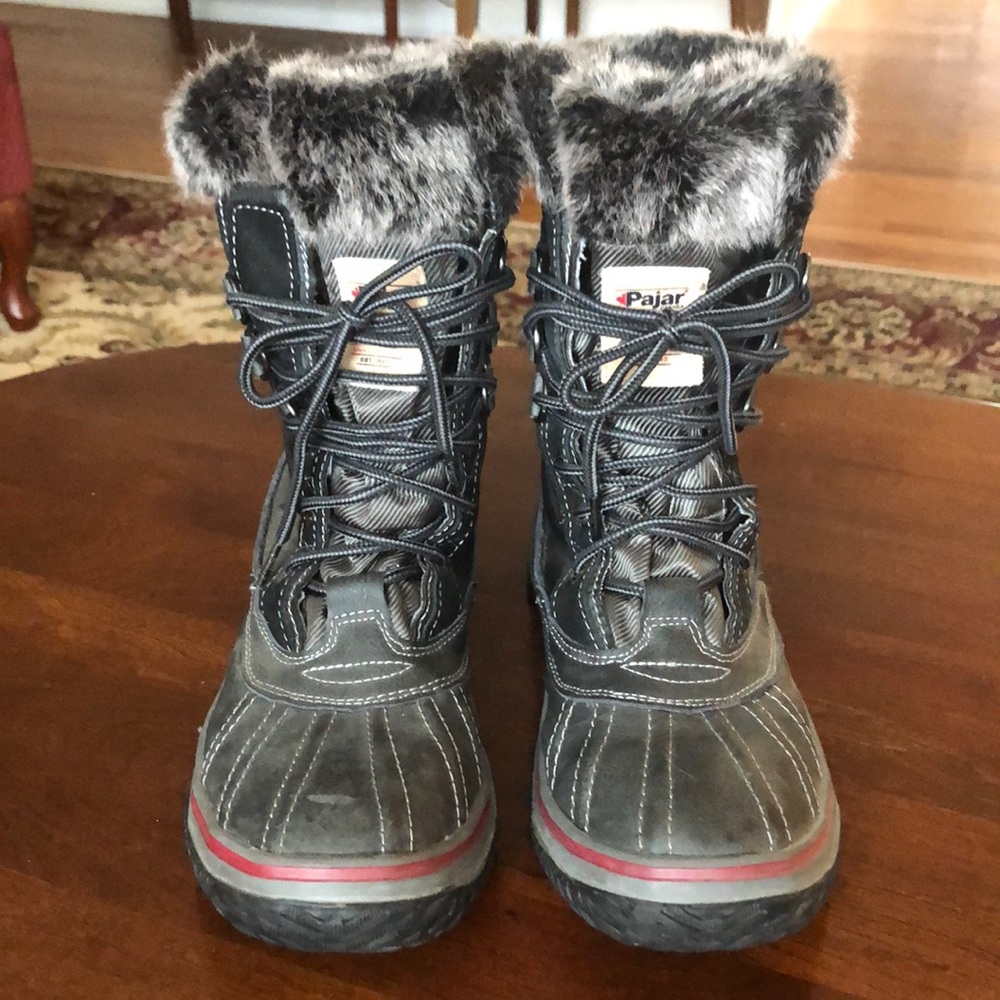 Pajar Canada fur lined winter boots (8/8.5)
